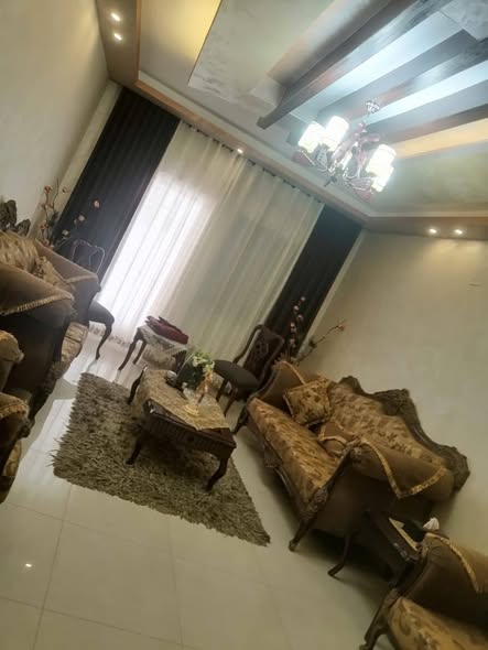 شقة واسعة للبيع في شفا بدران - الكوم بسعر مميز