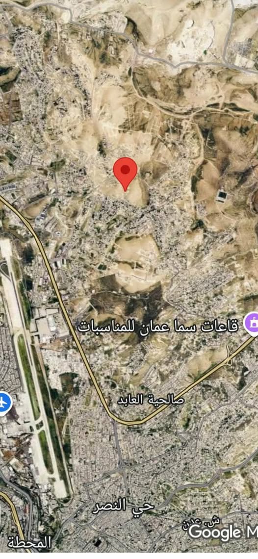 فرصة ذهبية: أرض للبيع 300م على شارعين قرب مطار ماركا