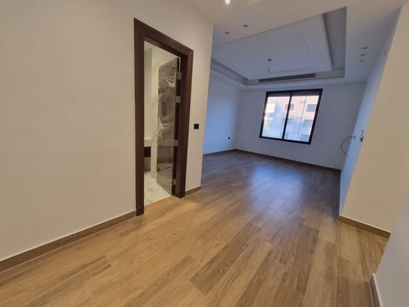 شقة فاخرة للإيجار في رجم عميش، عمان - 2