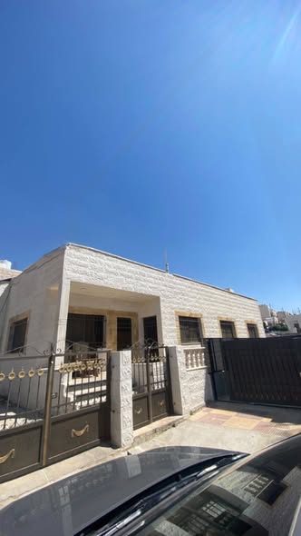 بيت مستقل فاخر للبيع في المستندة الغربي ابو علندا