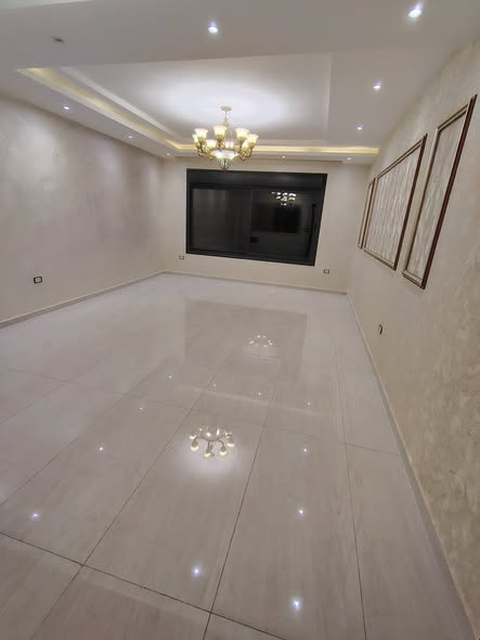 شقة فاخرة للبيع في إربد بمساحة 265م - 2