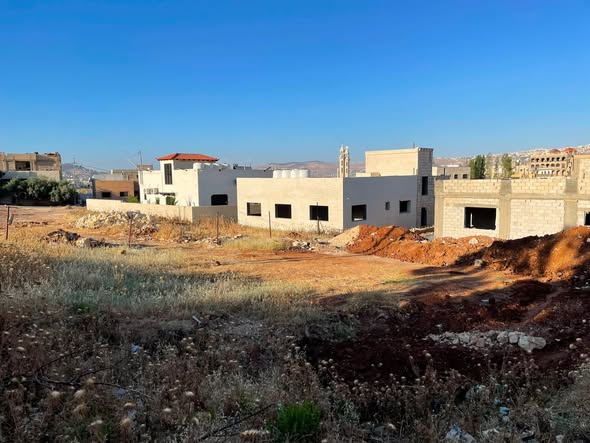 أرض سكنية مميزة في عين الباشا – فرصة لبناء بيت العمر - 2