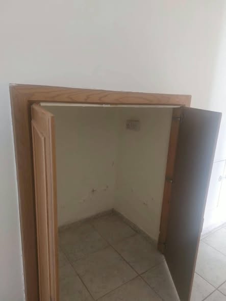 شقة فاخرة مجددة بالكامل للإيجار في عبدون - 3