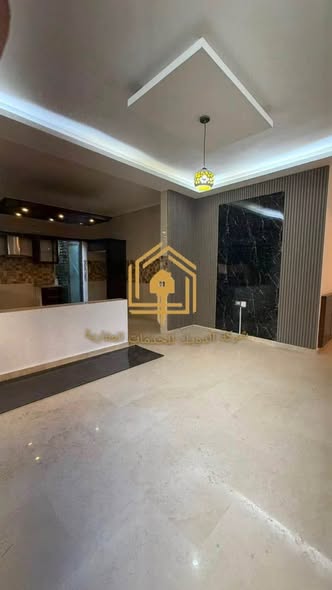 شقة أرضية فاخرة للإيجار في طريق المطار - 2
