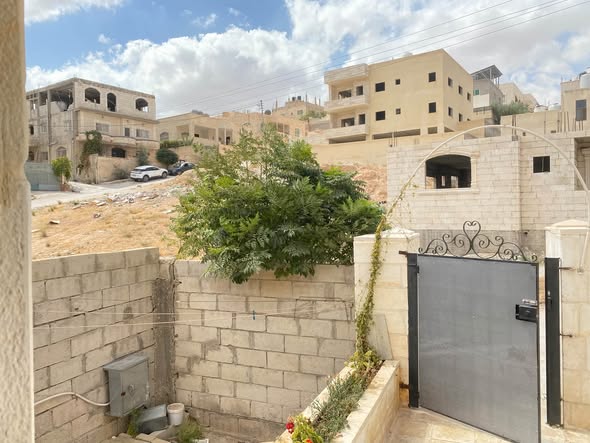 بيت مستقل للإيجار في بيرين - هدوء وراحة
