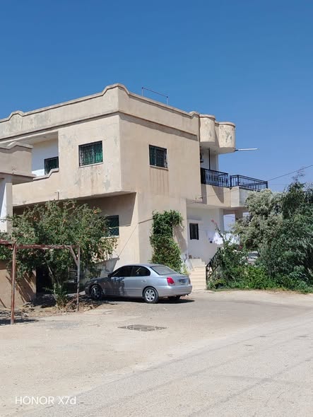 بيت مستقل بطابقين في جرش المصطبة بمساحة 384م - 4