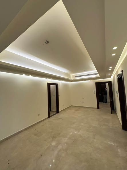 شقة فاخرة في دير غبار للإيجار السنوي - 3