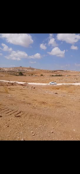 أرض مميزة في عين والمعمرية - تصلح للشاليهات