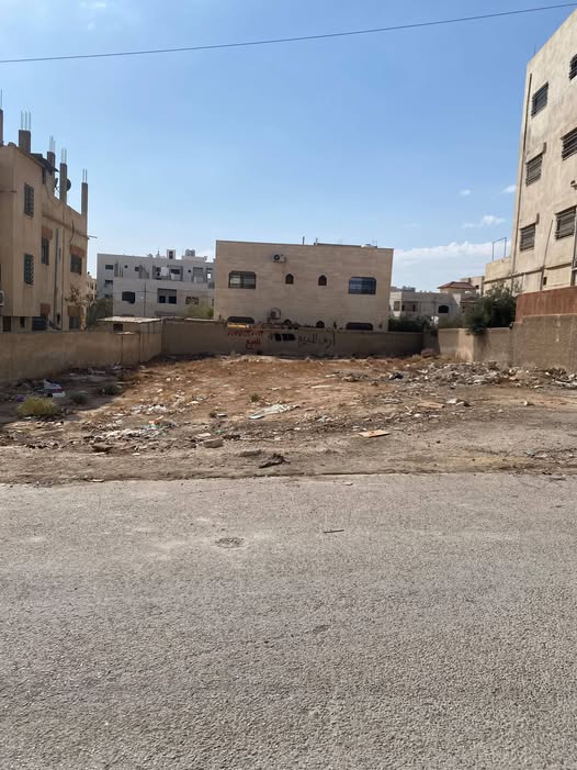 أرض سكنية فاخرة في الزرقاء الجديدة