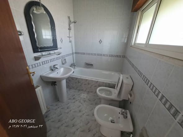 شقة واسعة للإيجار في تلاع العلي - 320م