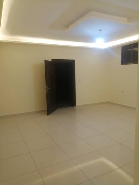 شقة واسعة للايجار في طبربور – 150م