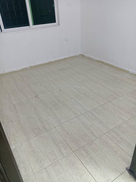 شقة للإيجار في المحدود - طابق أرضي مع حوش