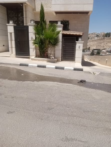 شقة مميزة للبيع في جبل الزهور - موقع استثنائي! - 2