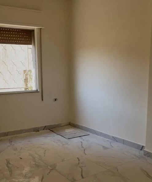 شقة فاخرة بالإيجار في الجاردنز مجددة بالكامل