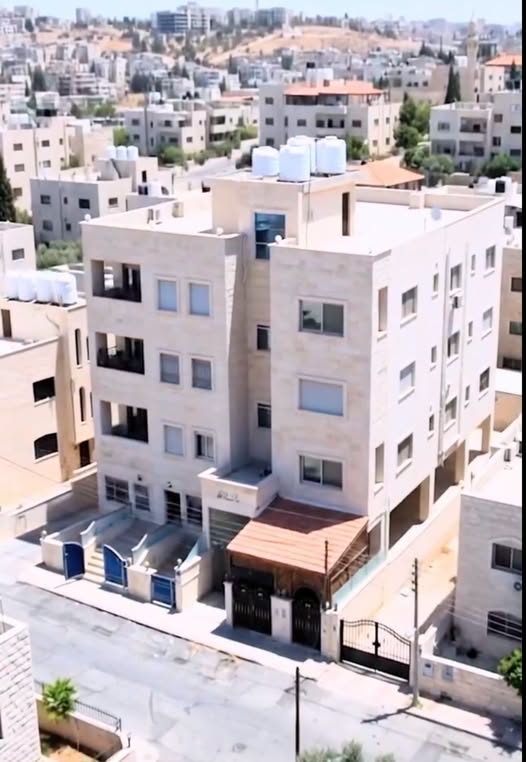 شقة أرضية راقية للبيع في طبربور مع مدخل مستقل