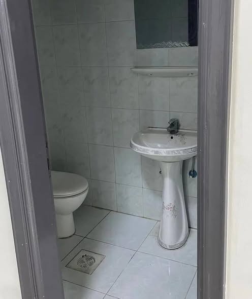 شقة راقية للإيجار في الجاردنز مع كراج وحارس - 3