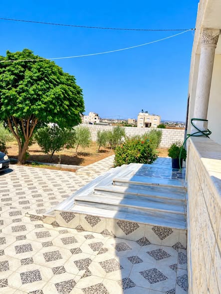 بيت مستقل للبيع على شارعين في إربد – الصريح، فرصة استثمارية - 2