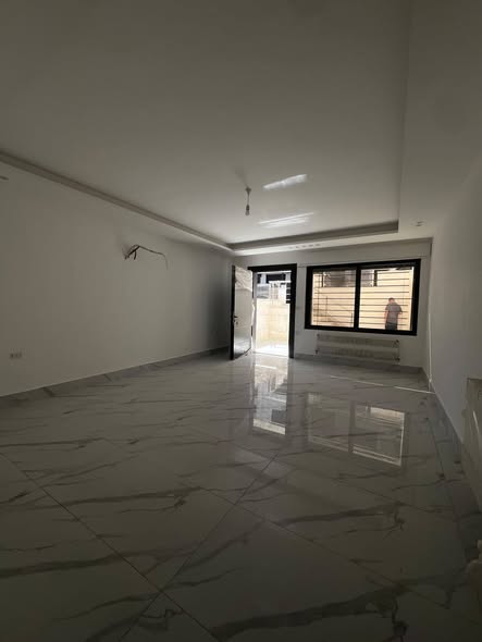 شقة جديدة غير مسكونة للبيع في تلاع العلي
