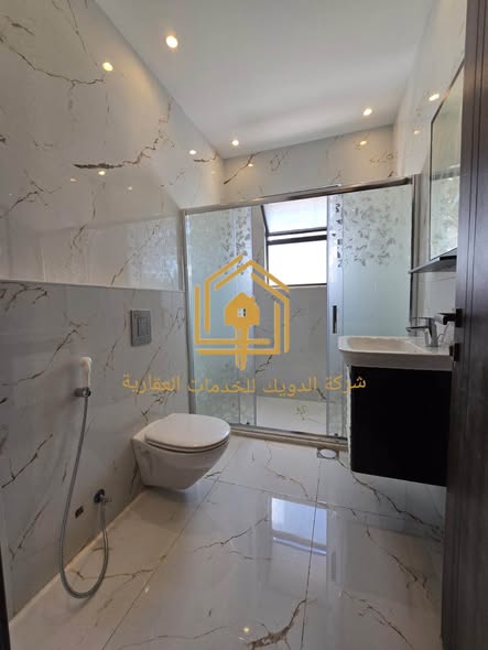 شقة فاخرة بإطلالة خلابة في الشميساني - لم تسكن بعد! - 4