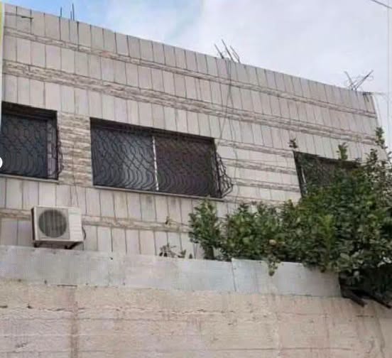 بناية استثمارية مميزة للبيع في إربد