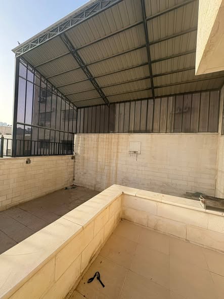 فيلا فاخرة للبيع في الزرقاء - جبل طارق بمساحة 500م - 5