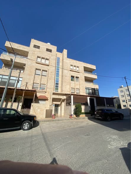 فرصة استثمارية نادرة: شقة فاخرة للبيع في ضاحية الرشيد - 2
