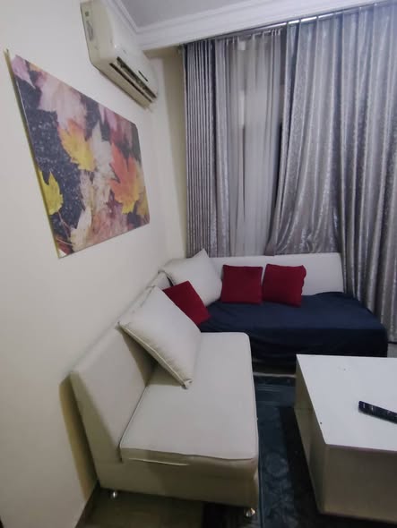 استوديو مفروش بالكامل للإيجار الشهري