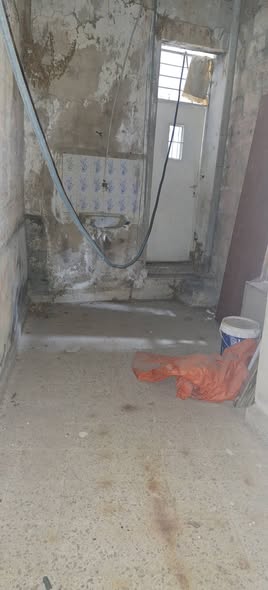 بيت مستقل للبيع بحالة ممتازة حي هادئ - 5