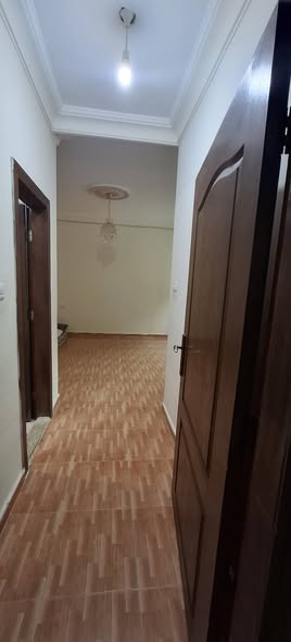 شقة فاخرة للبيع في طبربور مع ترس واسع - 2