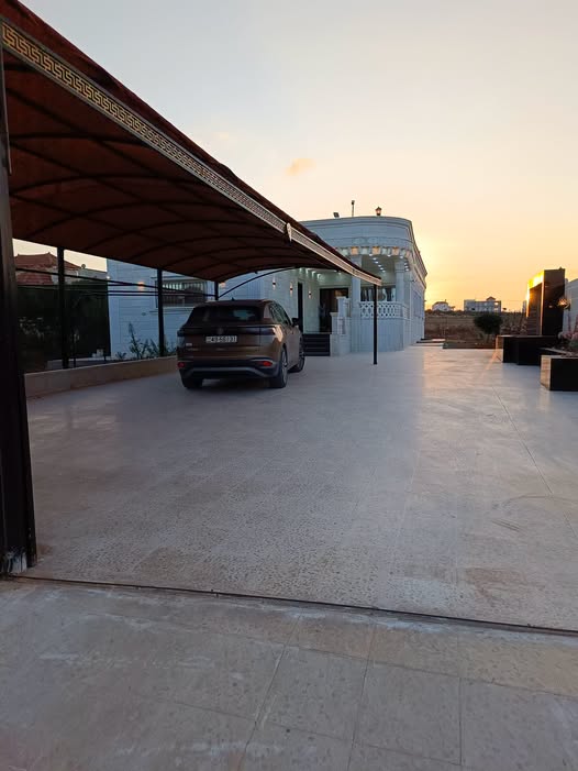 منزل فاخر مع أثاث جديد للبيع في إربد الرمثا