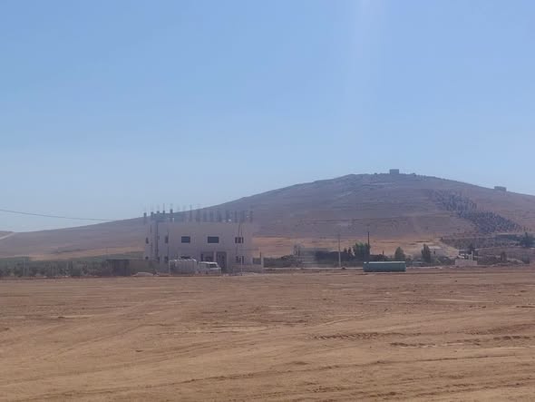 أرض استثمارية مميزة لإنشاء شاليهات في الخربة السمراء - 4