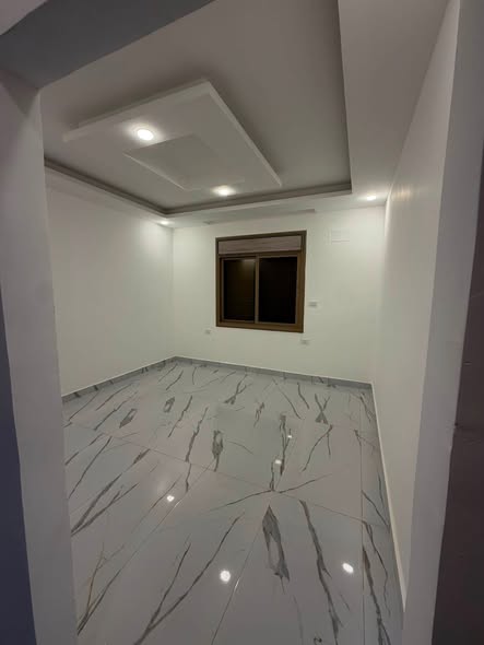 شقة + روف بمواصفات نادرة في إربد – مطل إيدون - 5