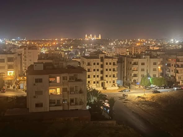 شقة مفروشة بإطلالة على حدائق الملك حسين - 3