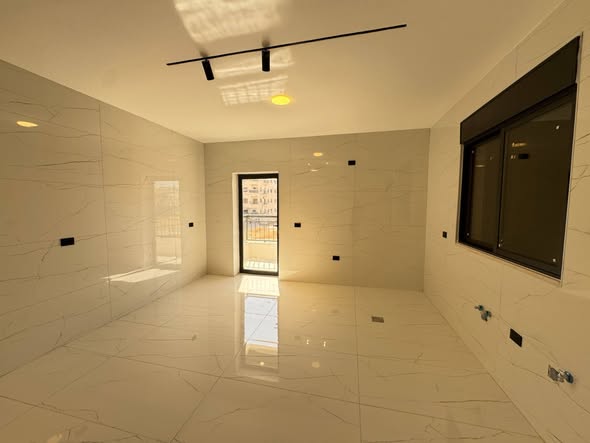 شقة فاخرة للبيع في البنيات 155م² - 2