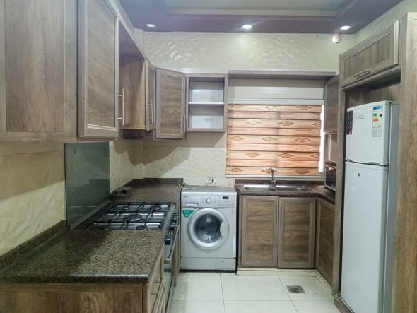 شقة مفروشة فاخرة للإيجار في المدينة الرياضية - 2