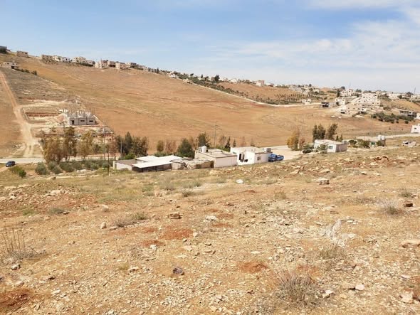 أرض استثمارية فاخرة للبيع في غرب بلعما - أم صواوينه