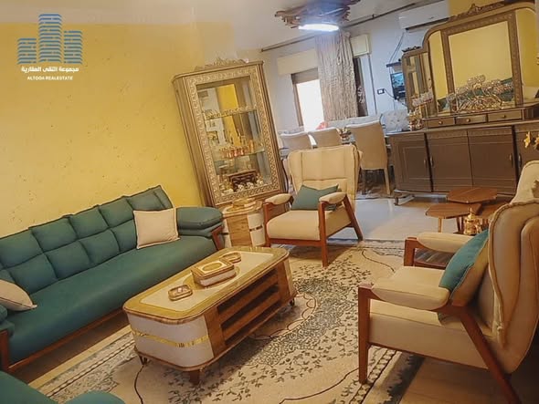 شقة طابقية فاخرة للبيع بمساحة 220م في الزرقاء الجديدة