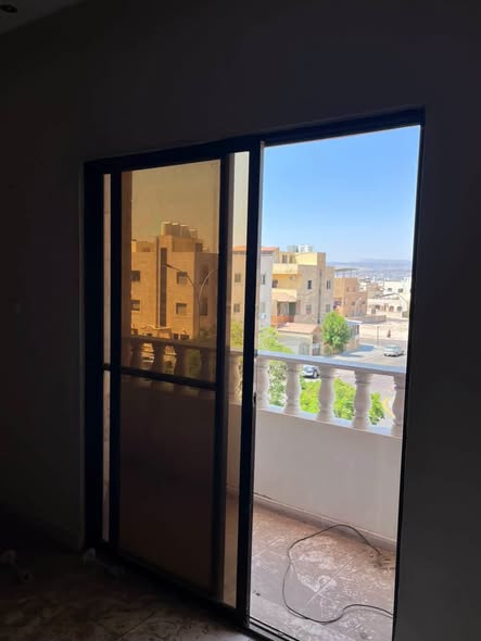 شقة للإيجار في العاشرة الشرقي - موقع حيوي
