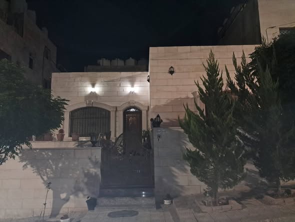 منزل فاخر للبيع في طبربور حي الغابة بإطلالة مباشرة على دوار الدبابة - 2