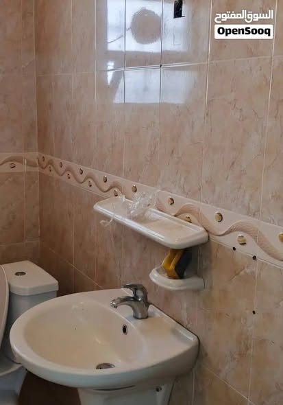 شقة أرضية عائلية للإيجار في شفا بدران