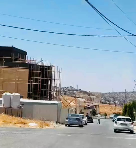 فرصة ذهبية: أرض مطلة للمستثمرين في منطقة الفلل - 3