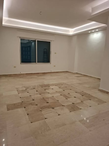 شقة فاخرة شبه أرضية في الجاردنز - 3