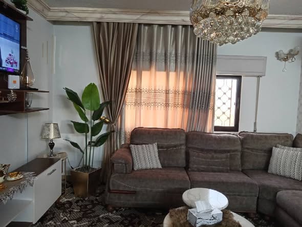 شقة طابقية فاخرة للبيع من المالك مباشرة في إسكان المهندسين