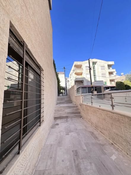 شقة فاخرة للبيع في خالدا - فرصة استثمارية وسكنية - 2