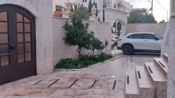 فيلا فاخرة بتصميم كلاسيكي في ضاحية الرشيد - 2
