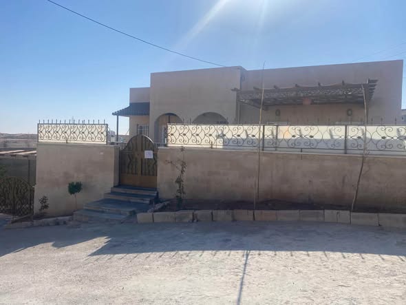 بيت مستقل للبيع في القادسية - الرصيفة