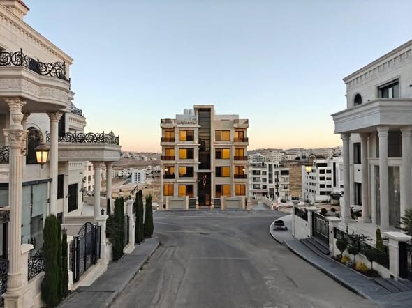 شقق فاخرة للبيع في الجبيهة - شارع الأردن - 2