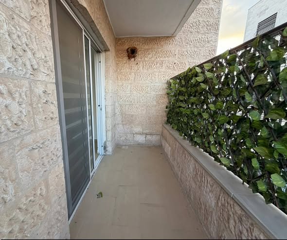 شقة فاخرة للإيجار في الجبيهة - 3