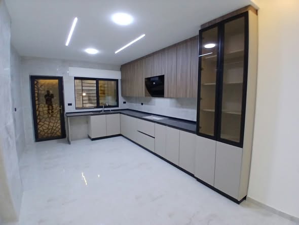 شقة أرضية فاخرة لم تسكن 4 نوم للايجار في المدينة الرياضية - 2