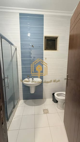 شقة فاخرة فارغة للإيجار في طريق المطار – طابق أرضي مع ترس - 4